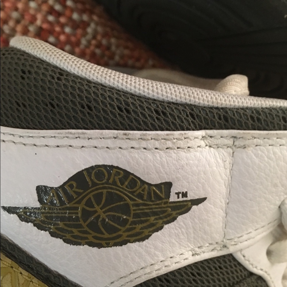 Unisex Vintage Green Air Jordan Sneakers Men 8 Women 10 - Picture 3 of 5